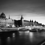 La Conciergerie à Paris en noir et blanc, tirage d’art du Studio B07