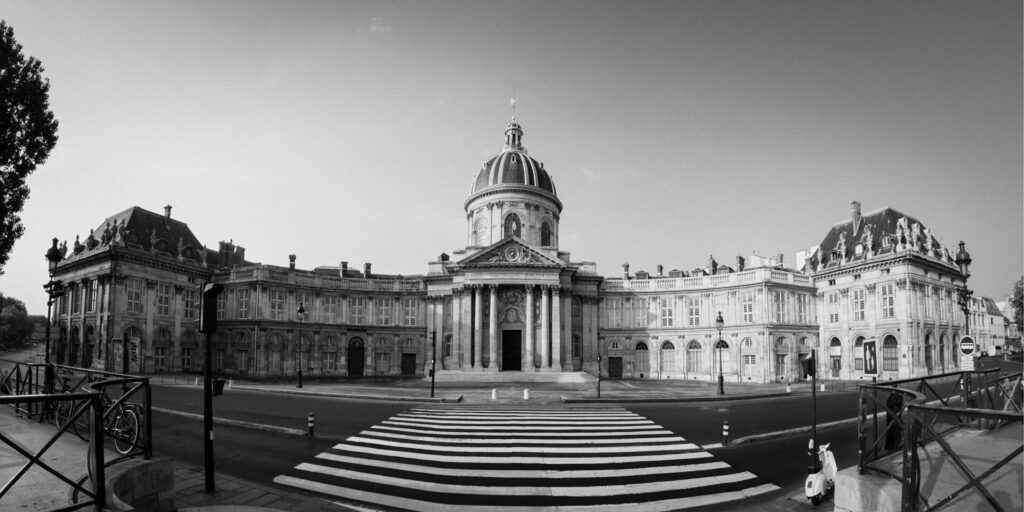 L’Institut à Paris photographié en noir et blanc par le Studio B07